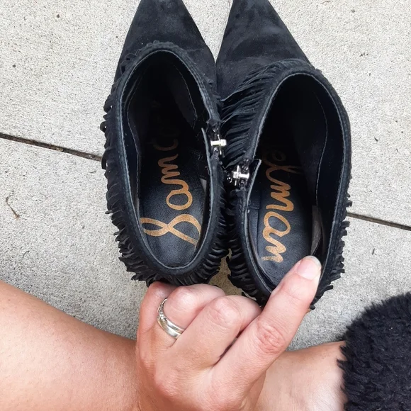 Sam Edelman Black Fringe Size 7.5 Heeled Booties - Picture 9 of 9